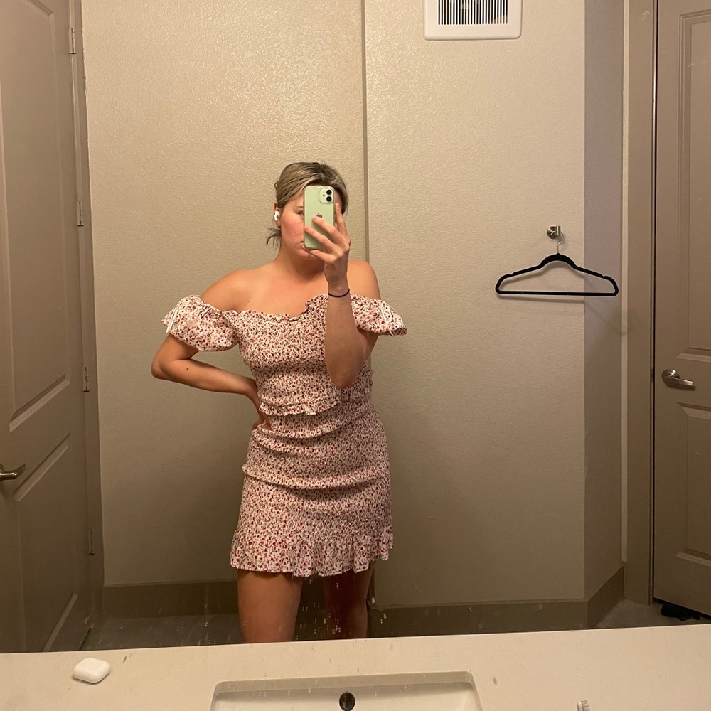 Ruched bodycon dress with sleeves